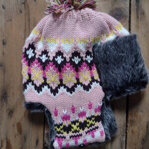 Knit trapper hat ..NEW
